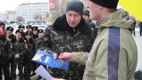 У Луцьку памʼять Шухевича вшанували пробігом. ФОТО